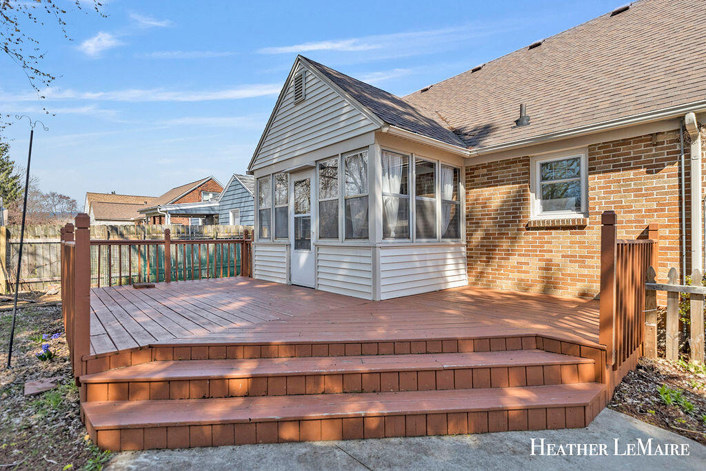 702 Hoyt Street SE