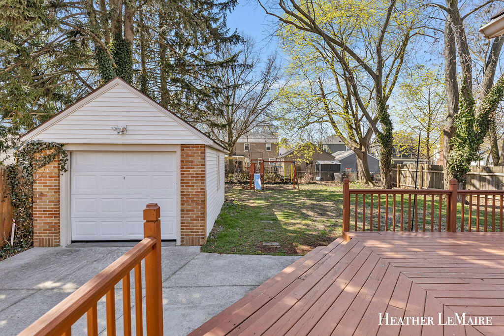 702 Hoyt Street SE