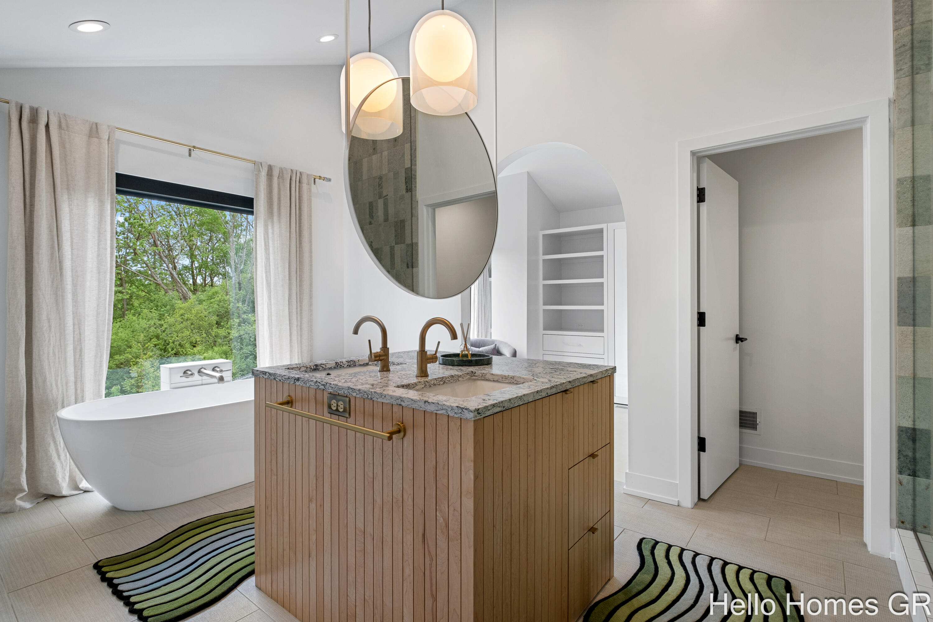 421 Manhattan Road SE