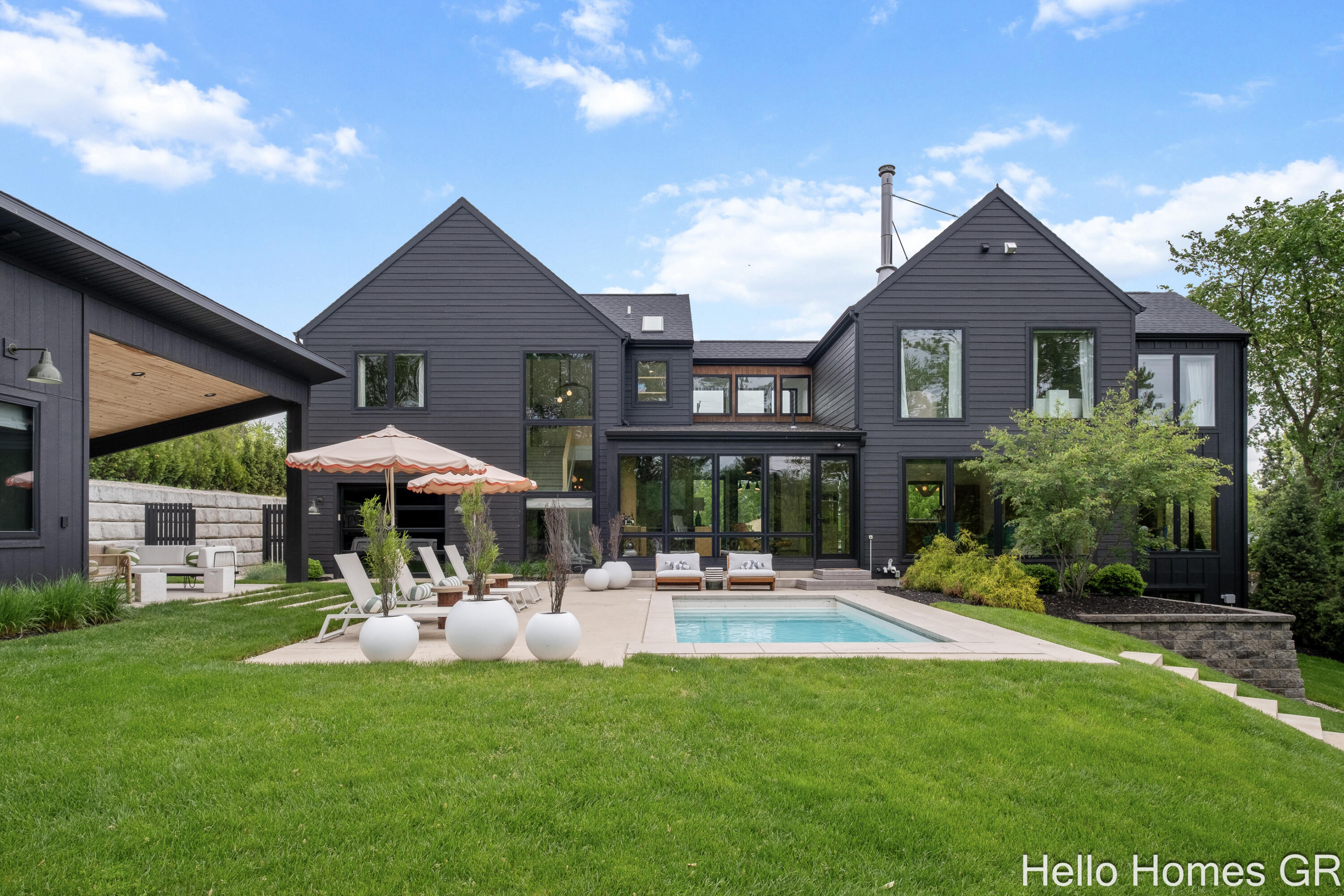 421 Manhattan Road SE