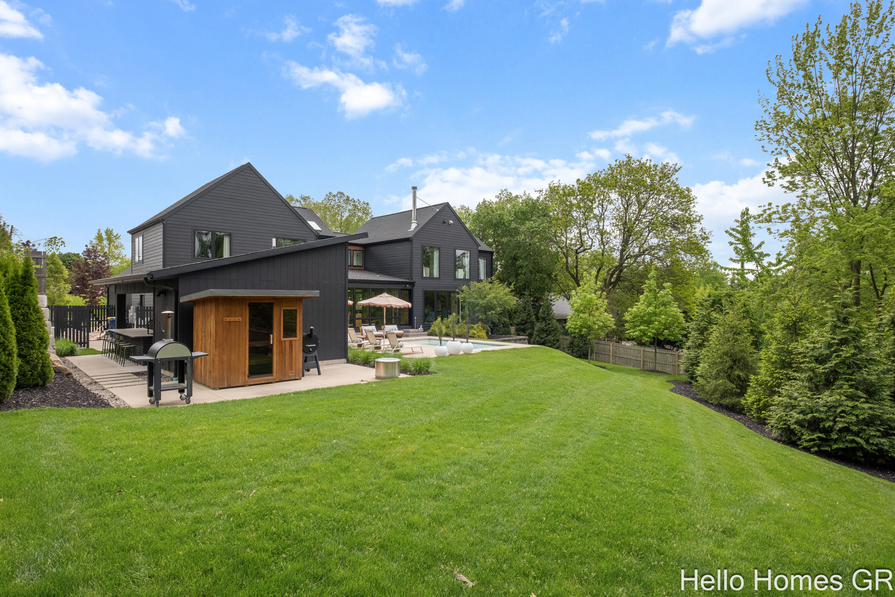 421 Manhattan Road SE