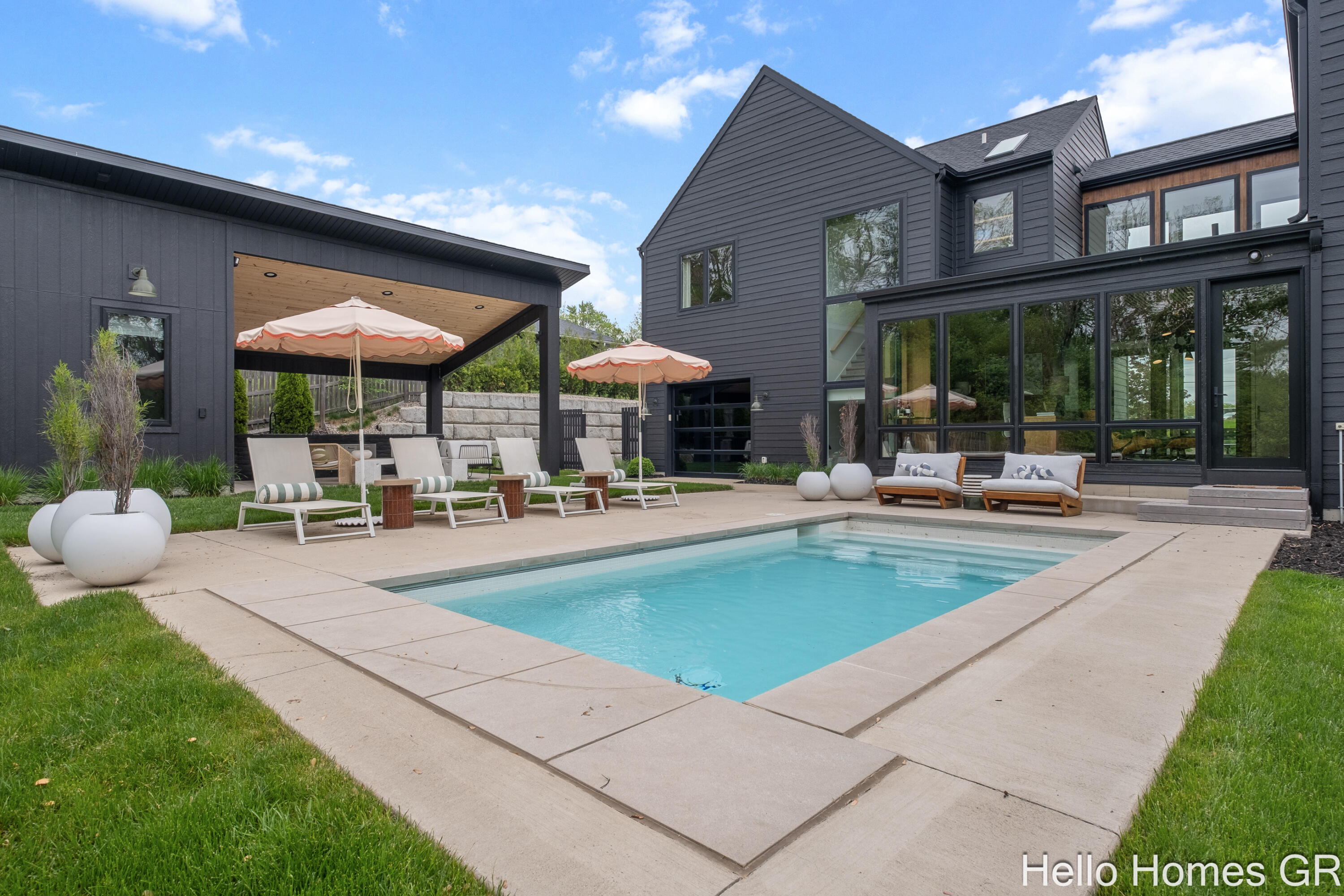 421 Manhattan Road SE