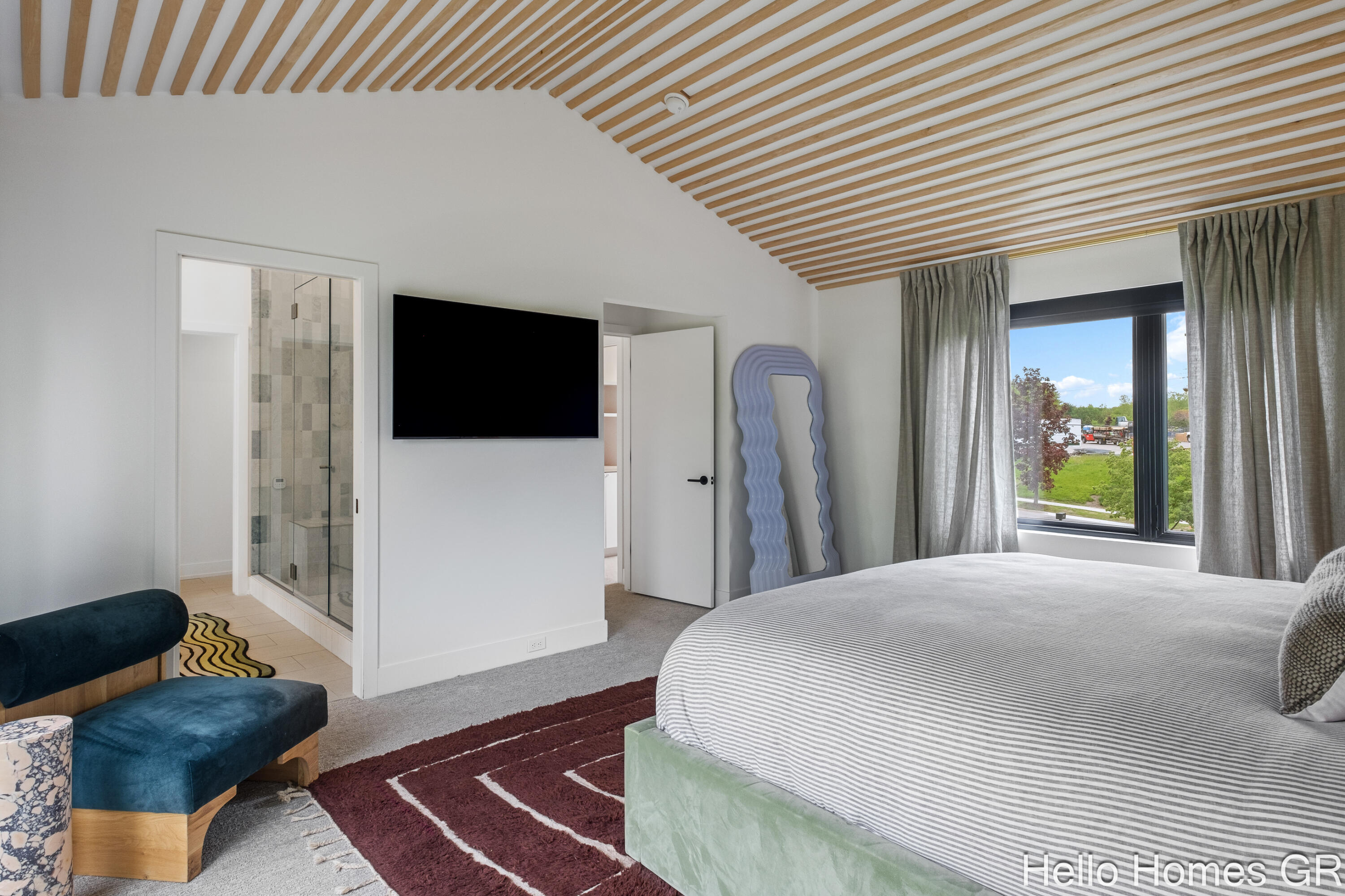 421 Manhattan Road SE