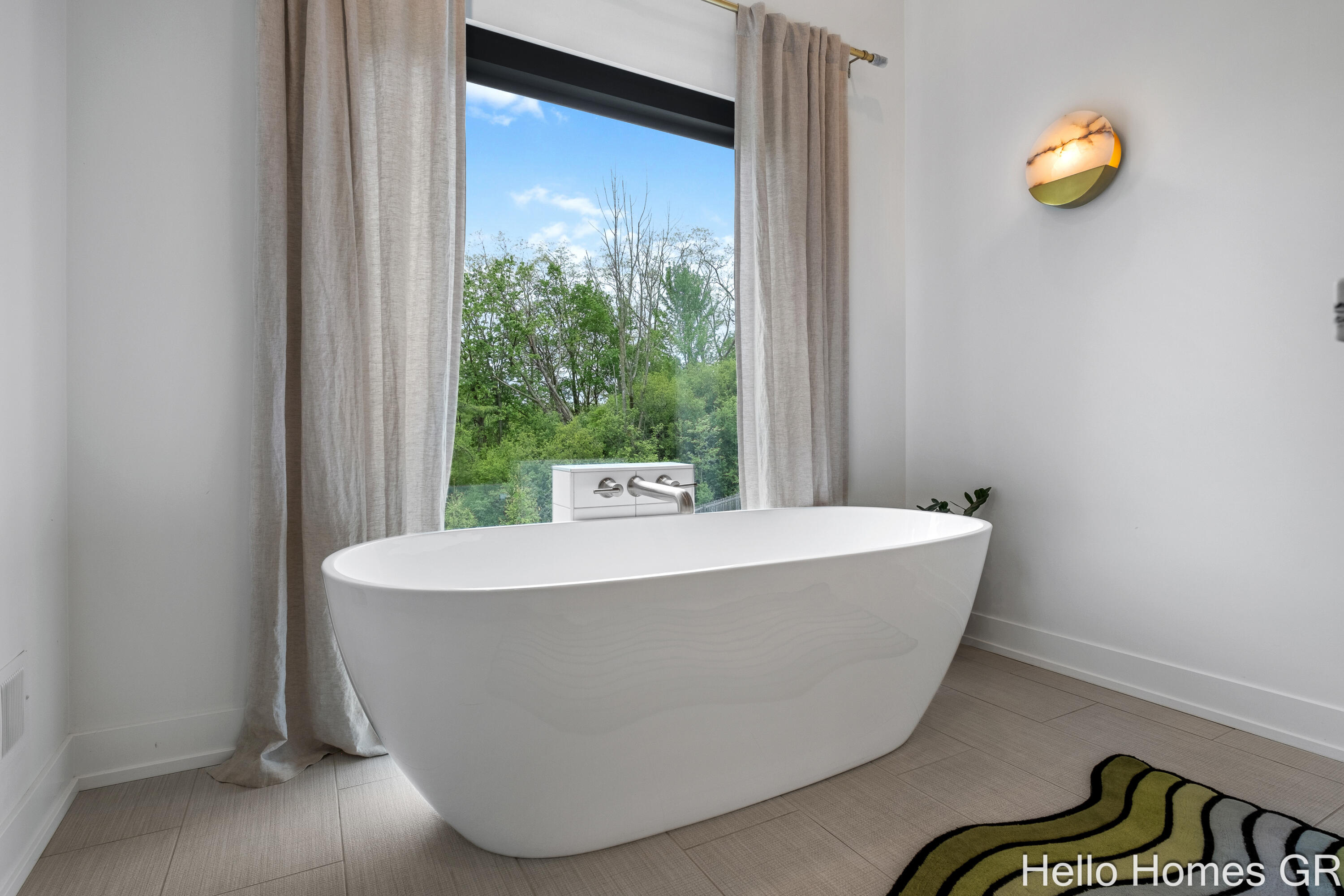 421 Manhattan Road SE