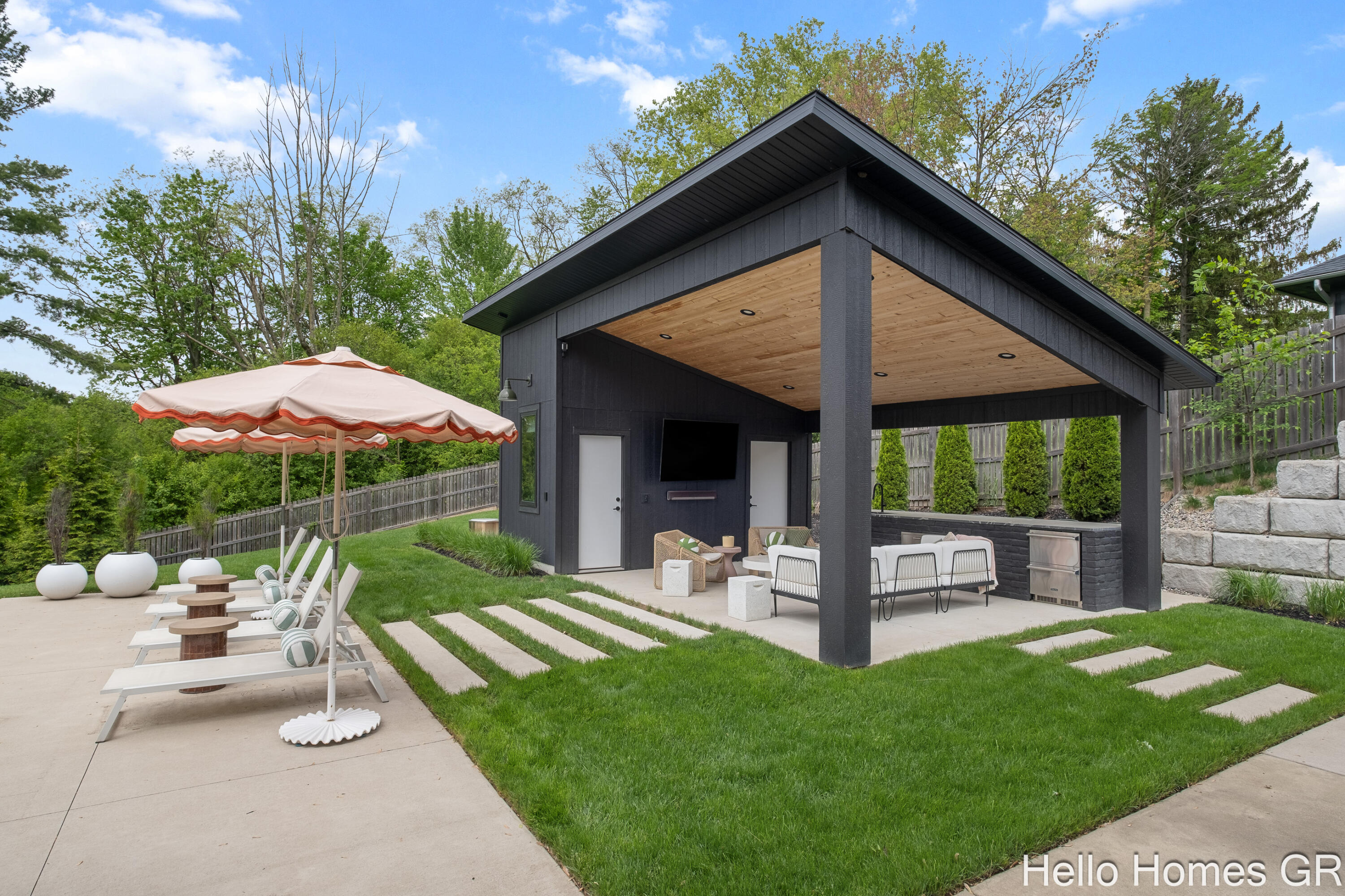 421 Manhattan Road SE