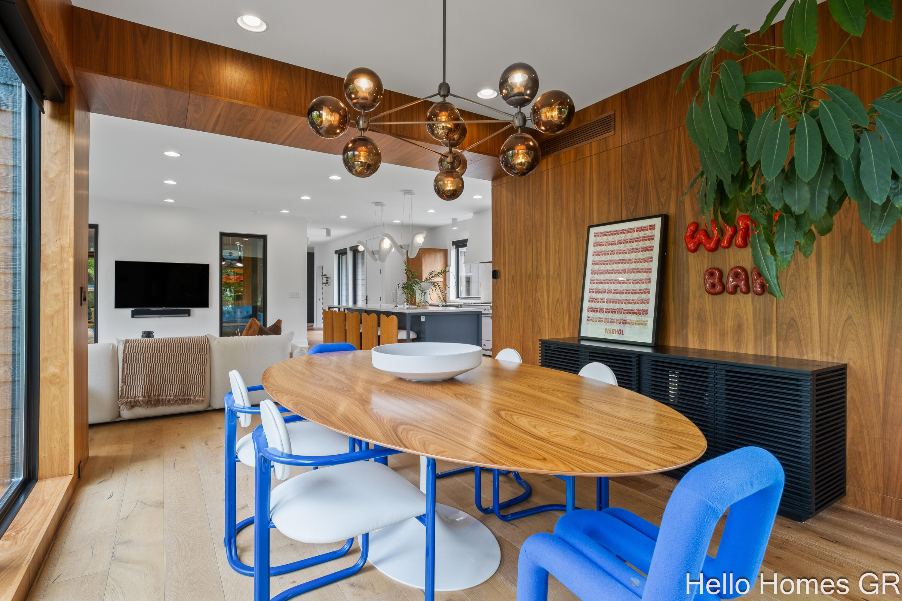 421 Manhattan Road SE