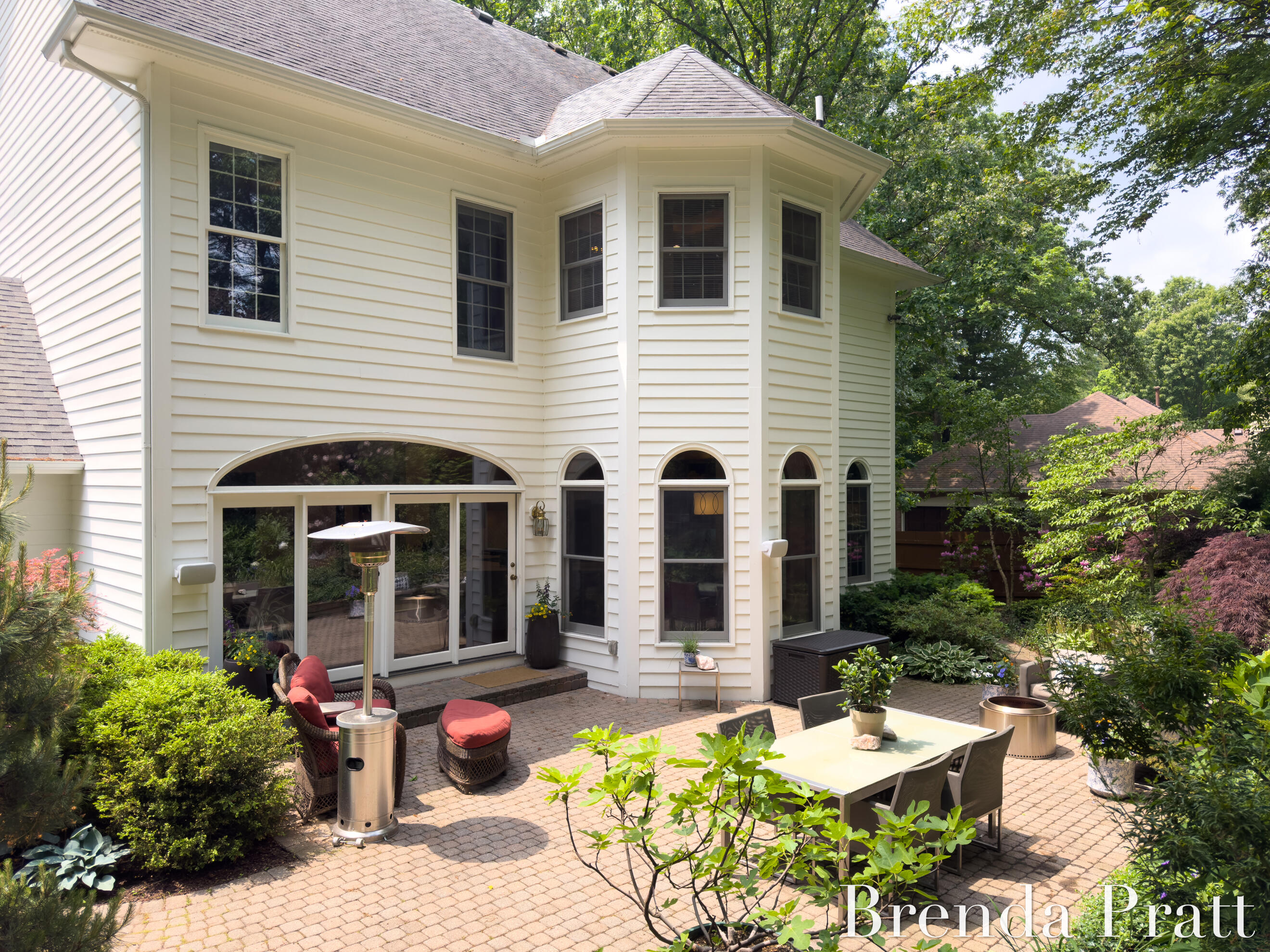 5691 Forest Glen SE