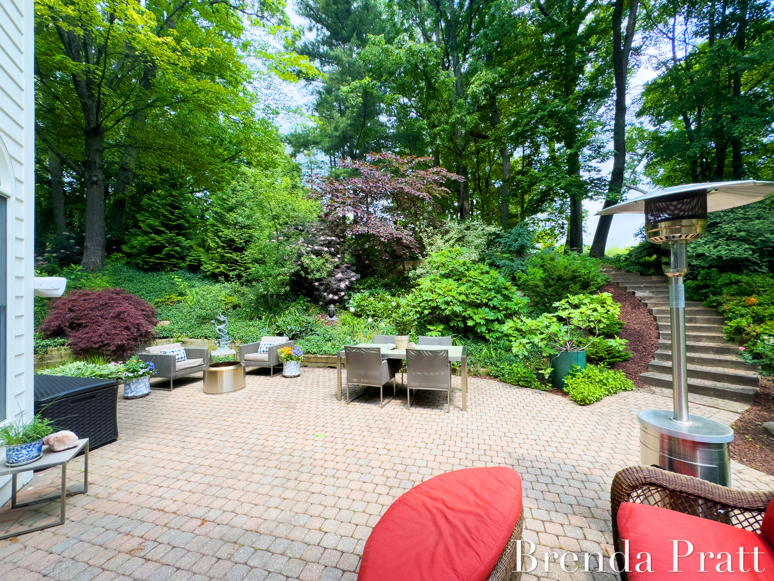 5691 Forest Glen SE