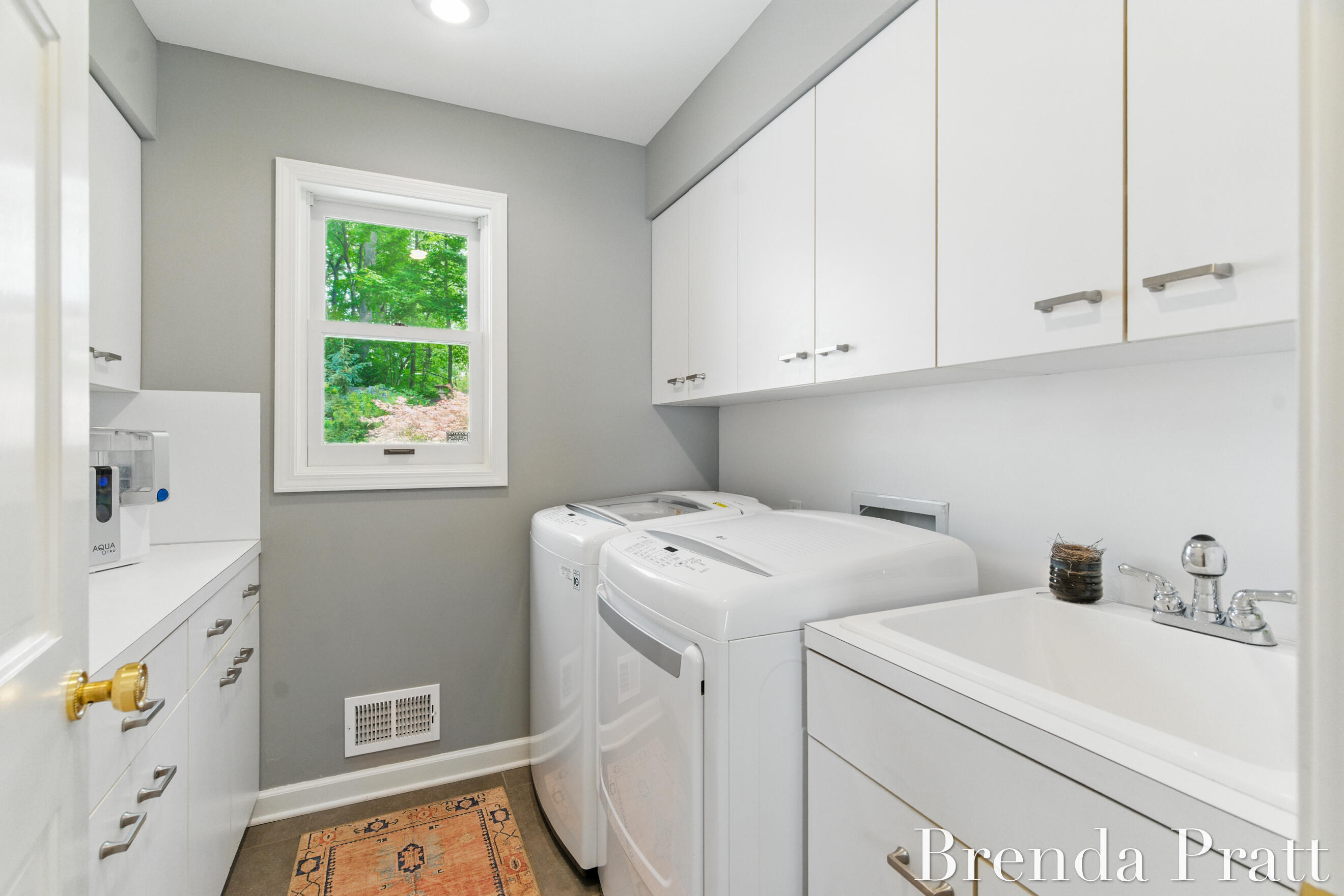5691 Forest Glen SE