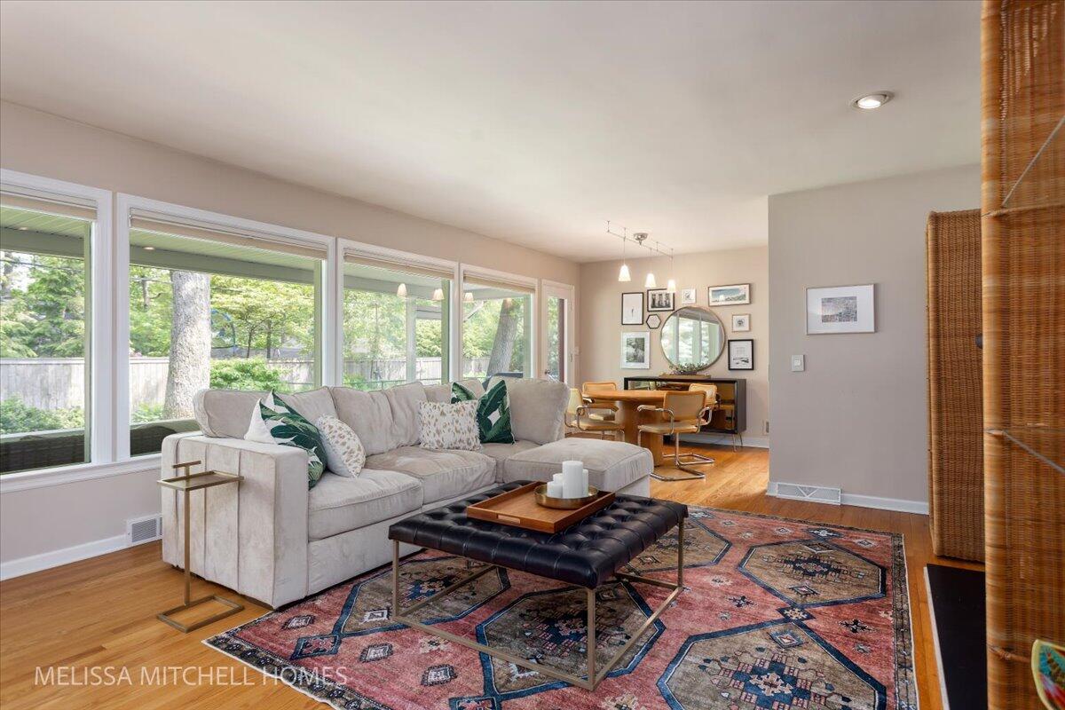 1064 Santa Barbara Drive SE