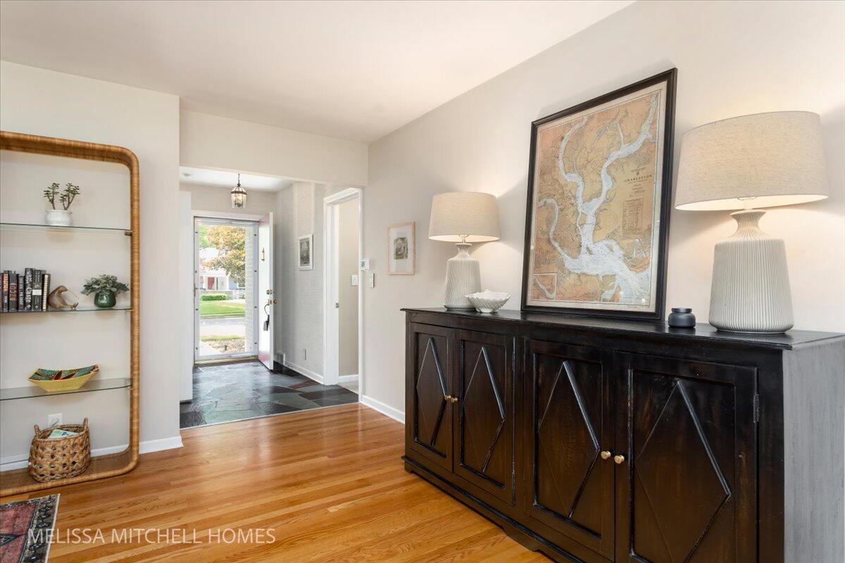 1064 Santa Barbara Drive SE