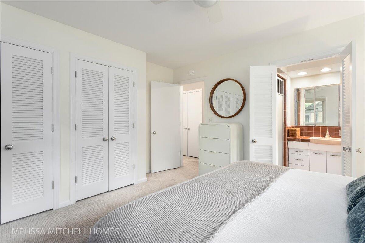 1064 Santa Barbara Drive SE