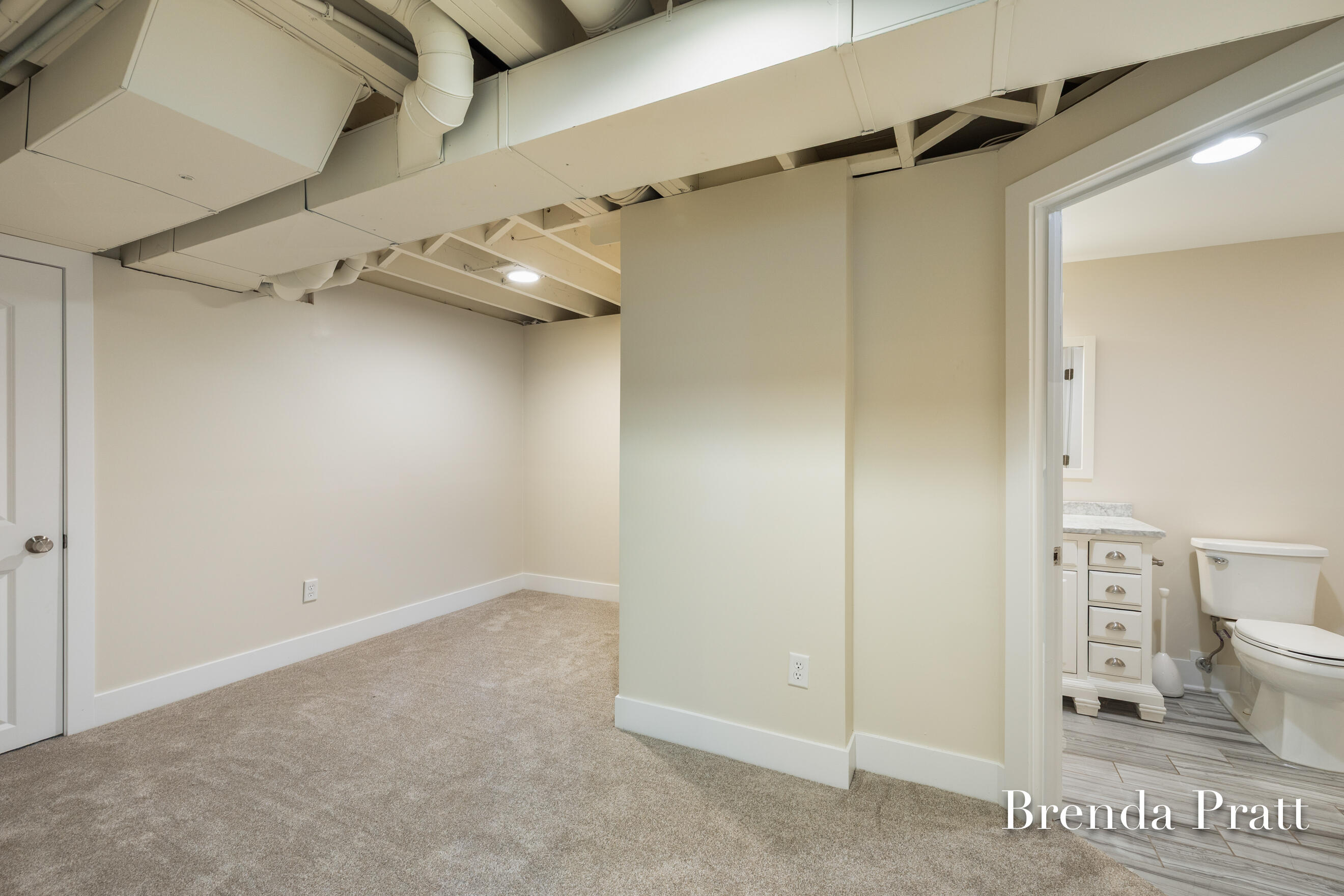 2320 Elmwood Drive SE