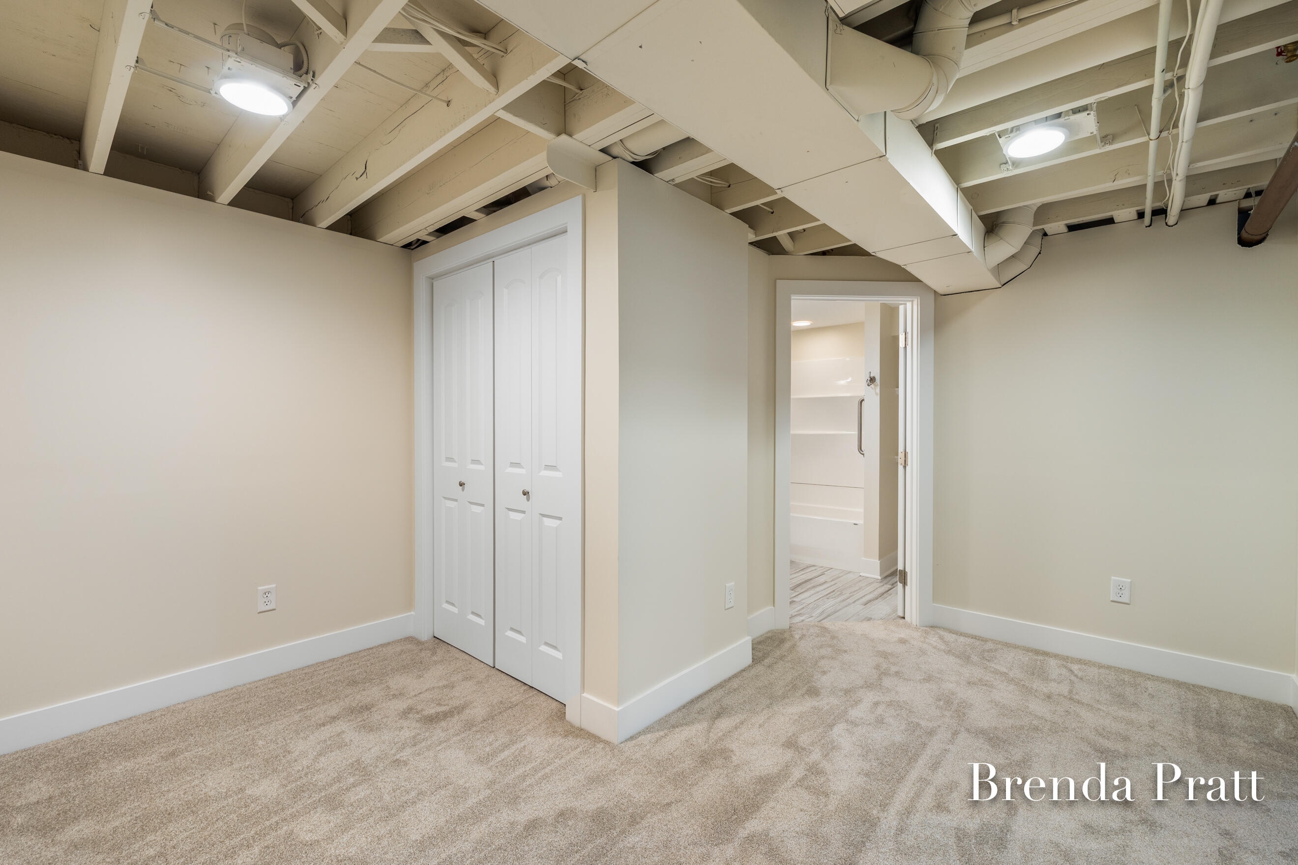 2320 Elmwood Drive SE