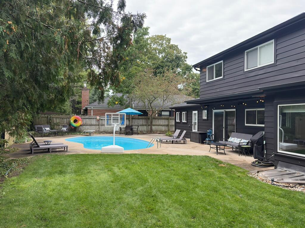 2320 Elmwood Drive SE