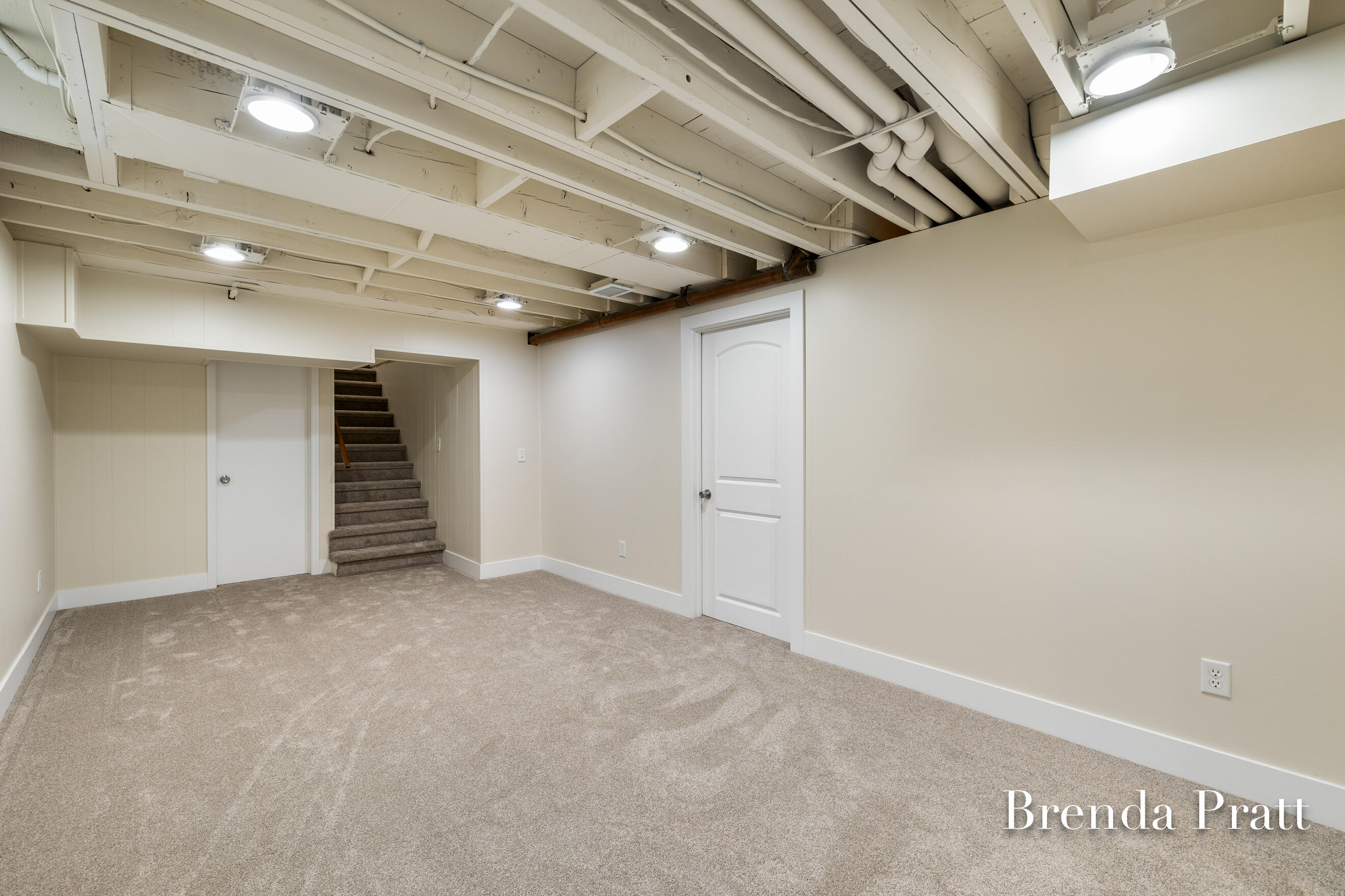 2320 Elmwood Drive SE