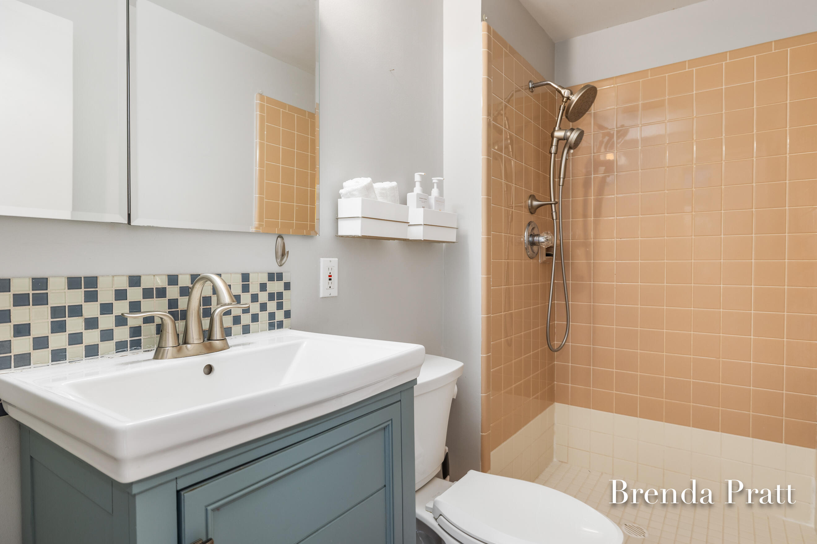 2320 Elmwood Drive SE