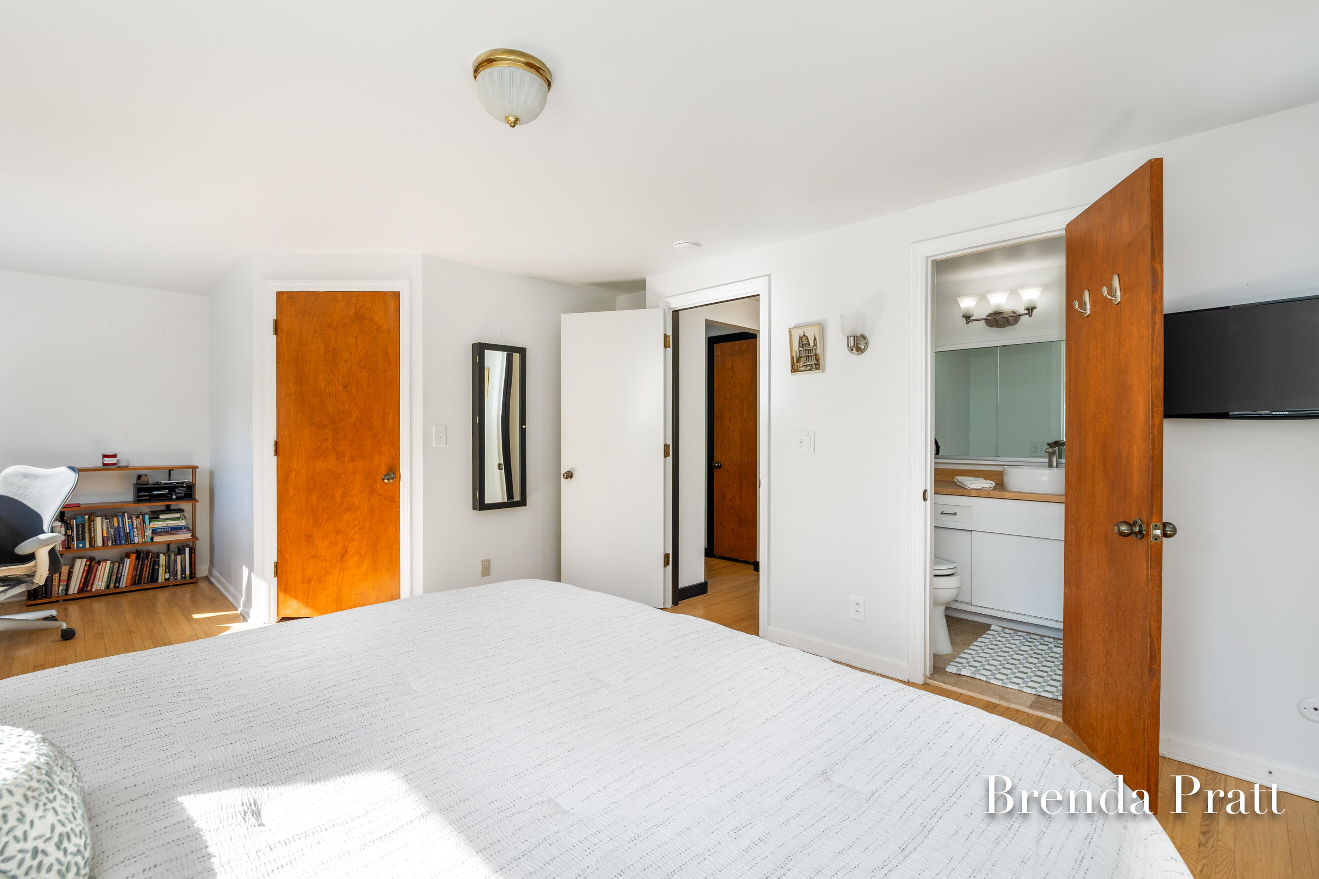 2320 Elmwood Drive SE