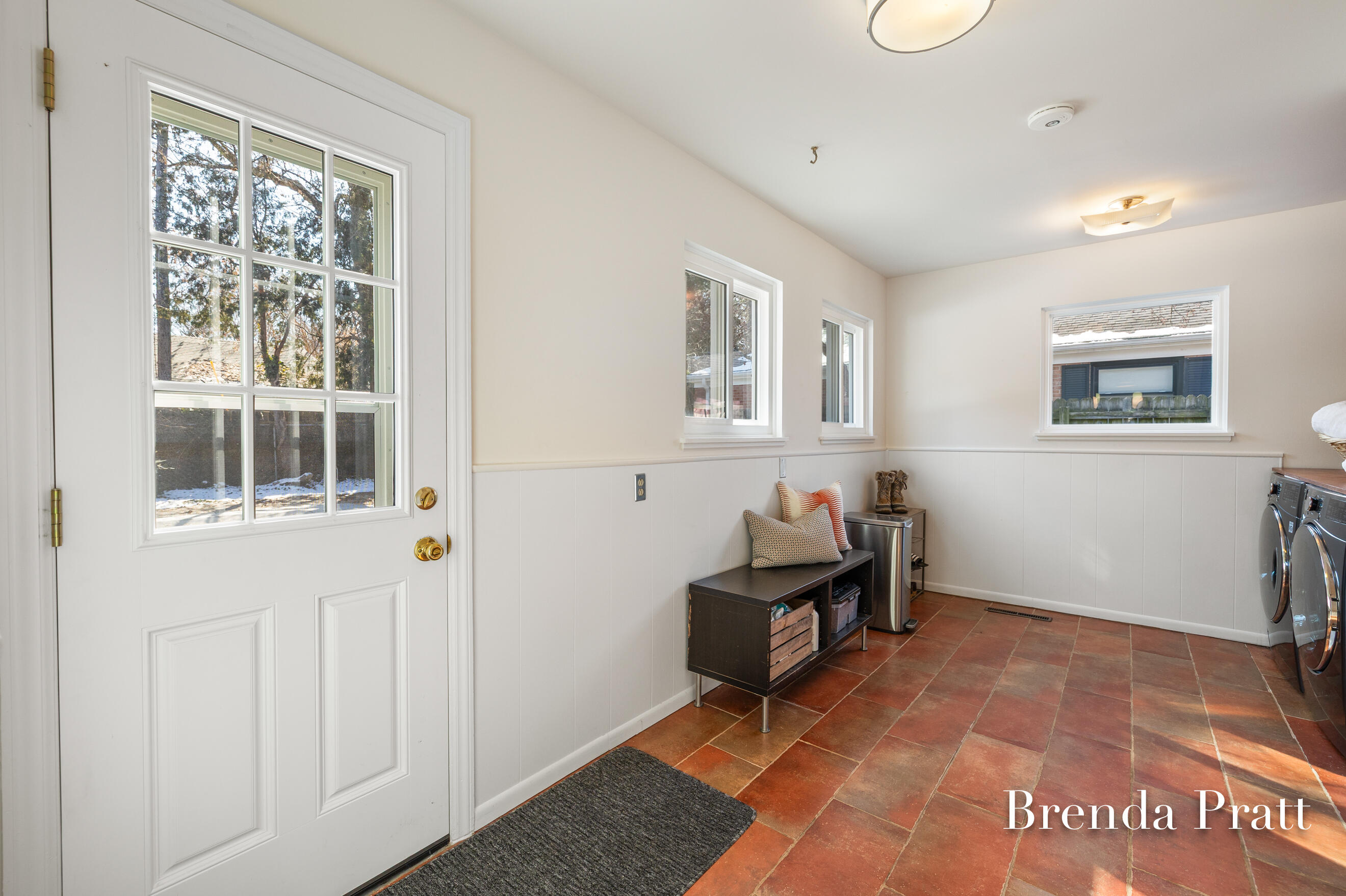 2320 Elmwood Drive SE