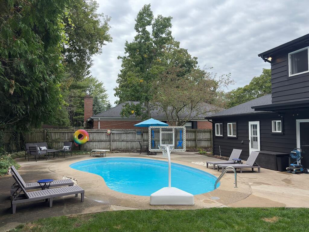 2320 Elmwood Drive SE