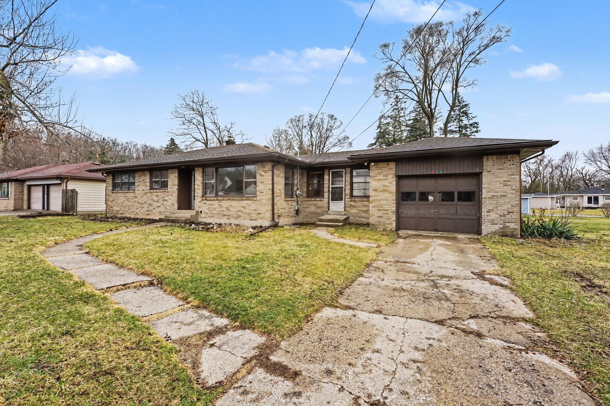 896 Bailey Park Drive NE