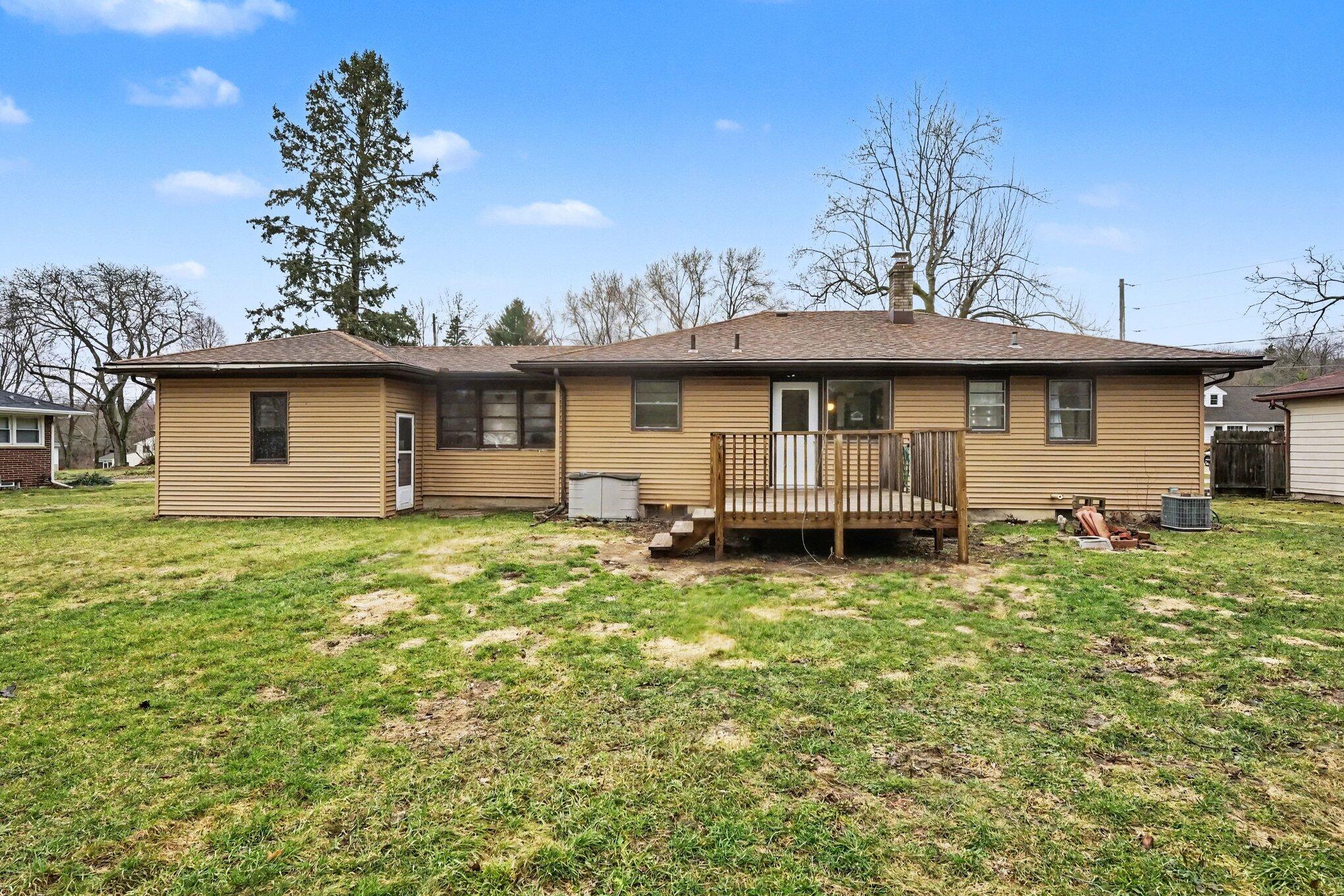896 Bailey Park Drive NE