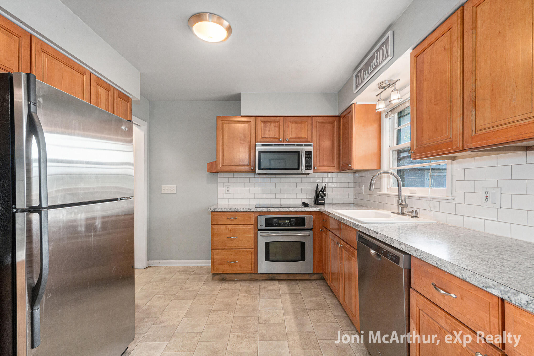 1133 Maplerow Avenue NW