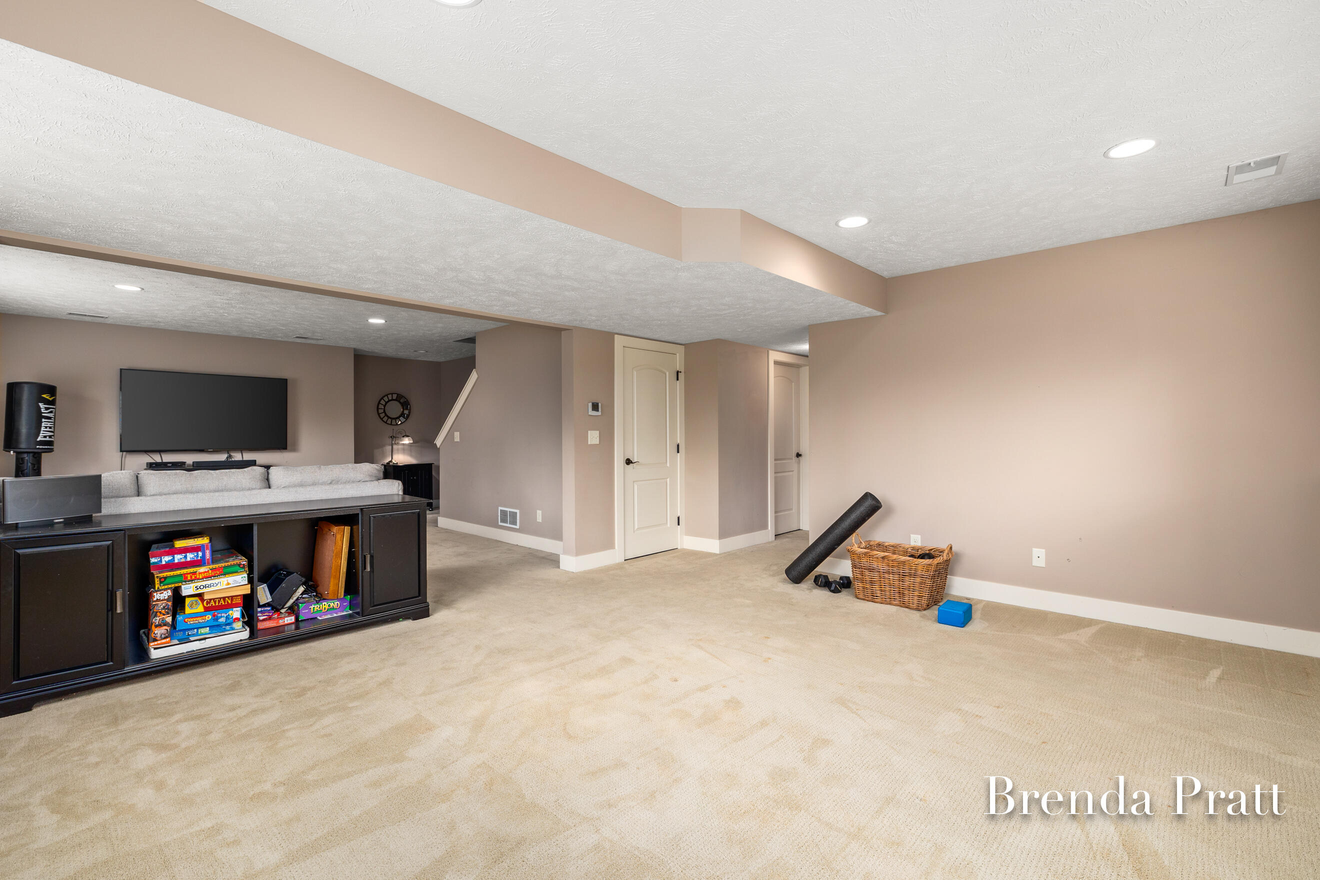 9845 Sunset Ridge Drive NE