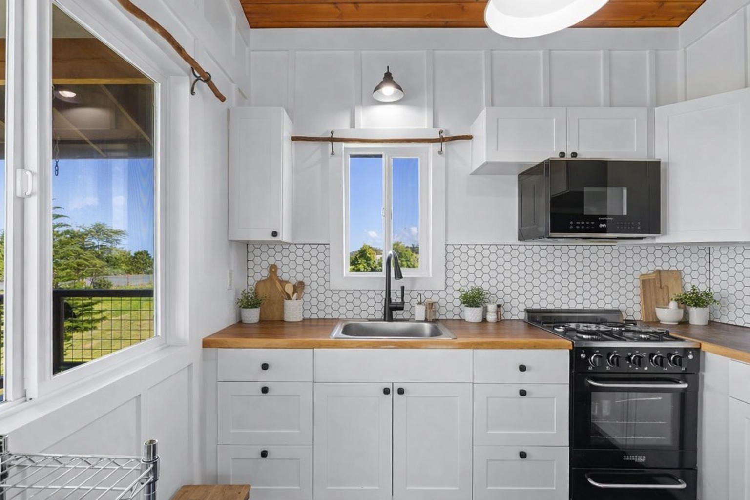 29-2584 KAIWIKI HOMESTEAD RD