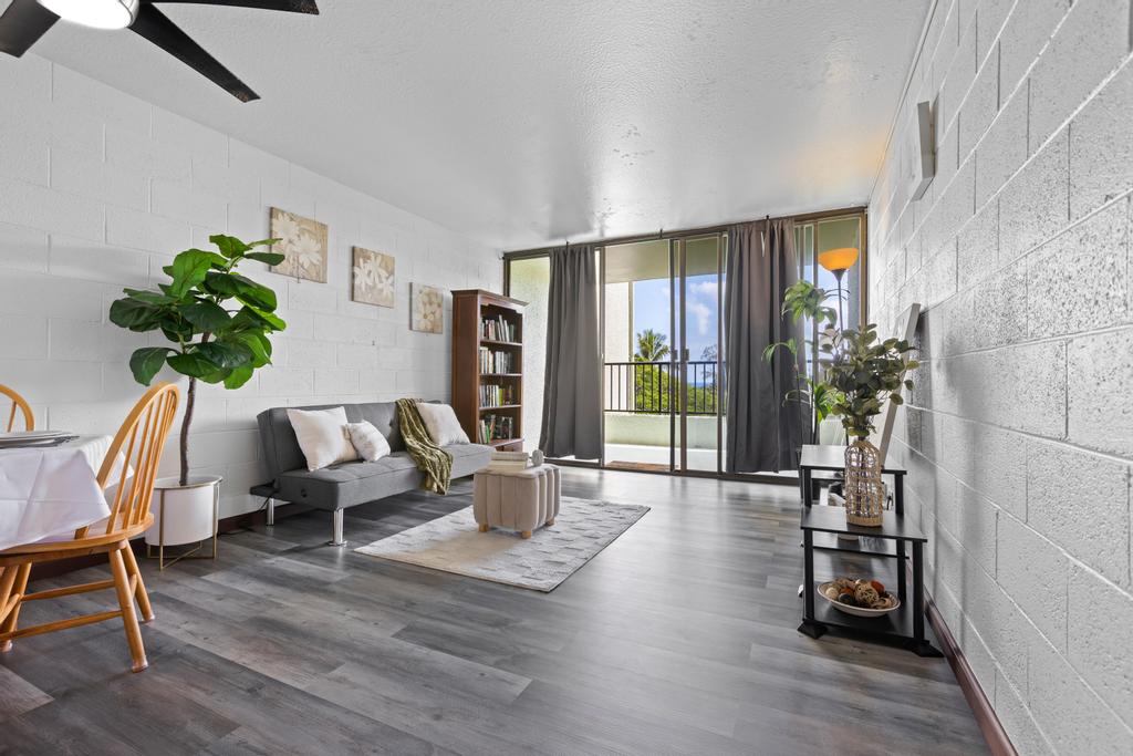 1875 KALANIANOLE AVE 404