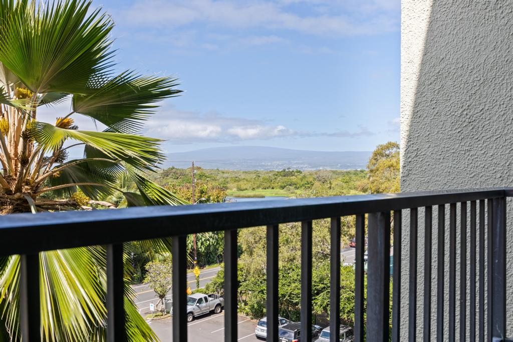 1875 KALANIANOLE AVE 404