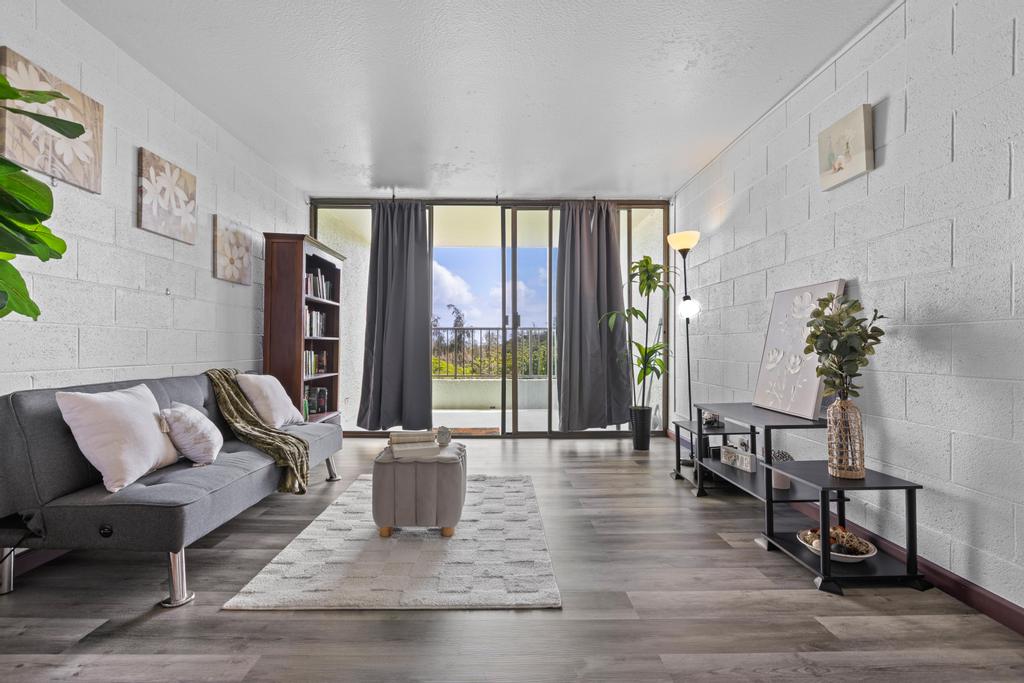 1875 KALANIANOLE AVE 404