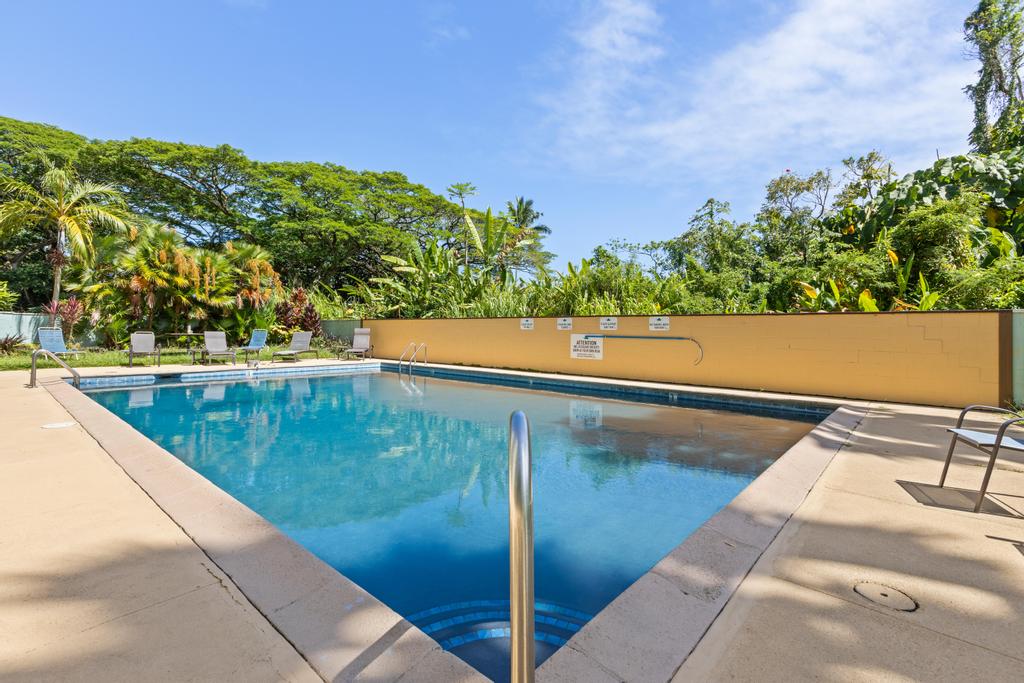 1875 KALANIANOLE AVE 404