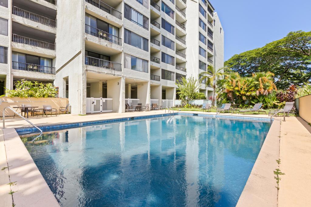 1875 KALANIANOLE AVE 404