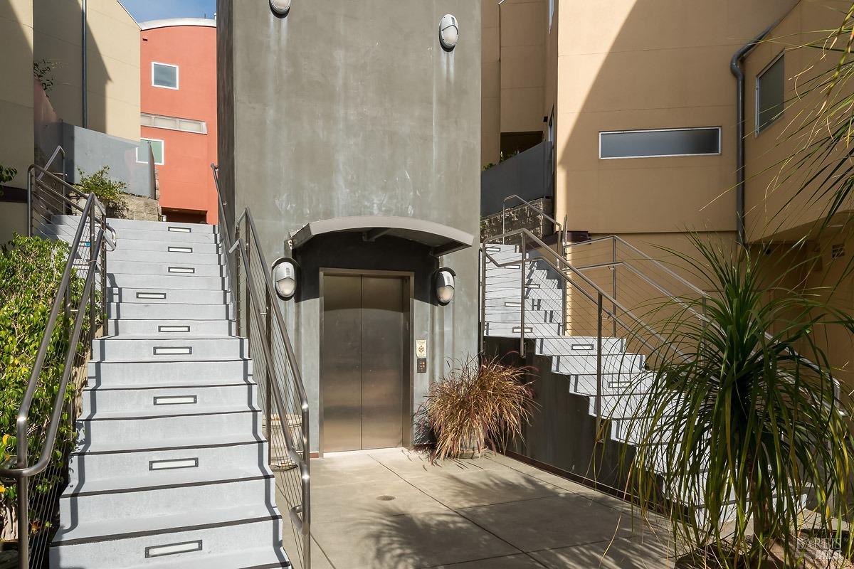 50 Cresta Drive Unit: 6