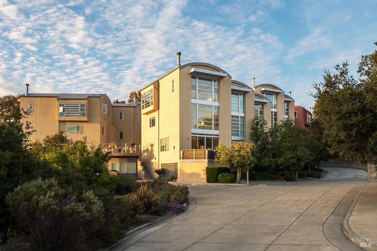 50 Cresta Drive Unit: 6