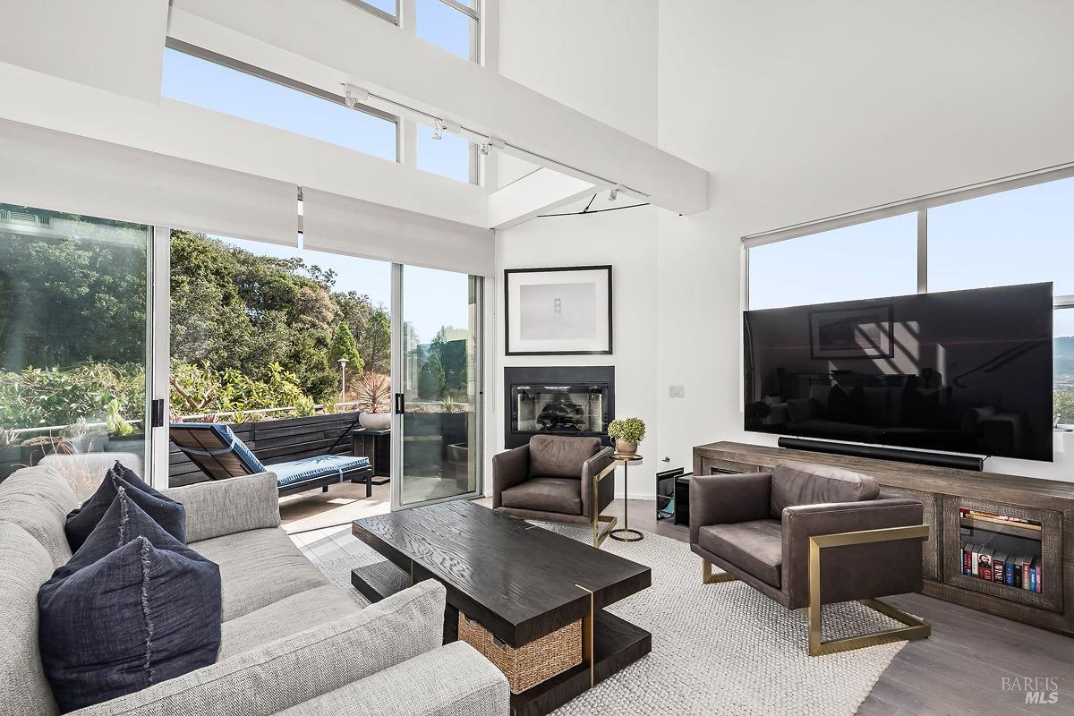 50 Cresta Drive Unit: 6