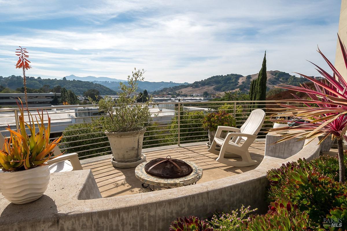 50 Cresta Drive Unit: 6