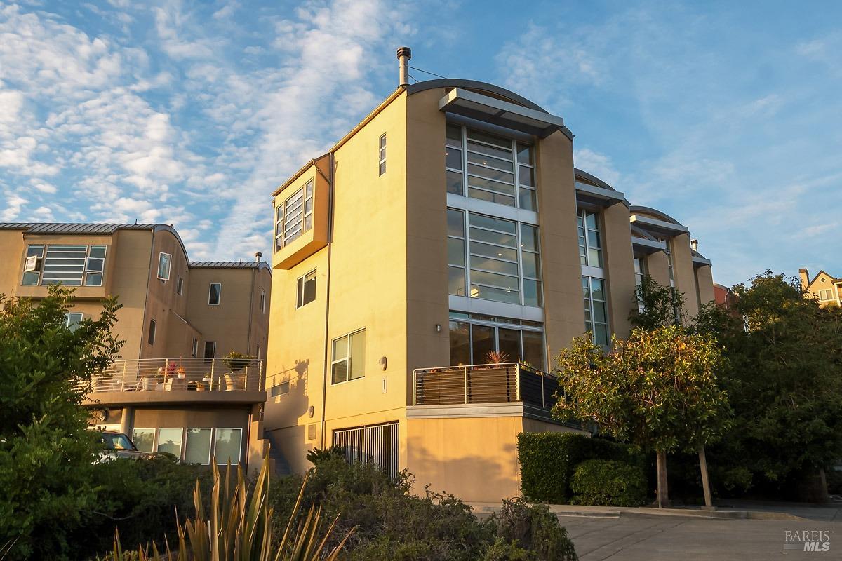 50 Cresta Drive Unit: 6