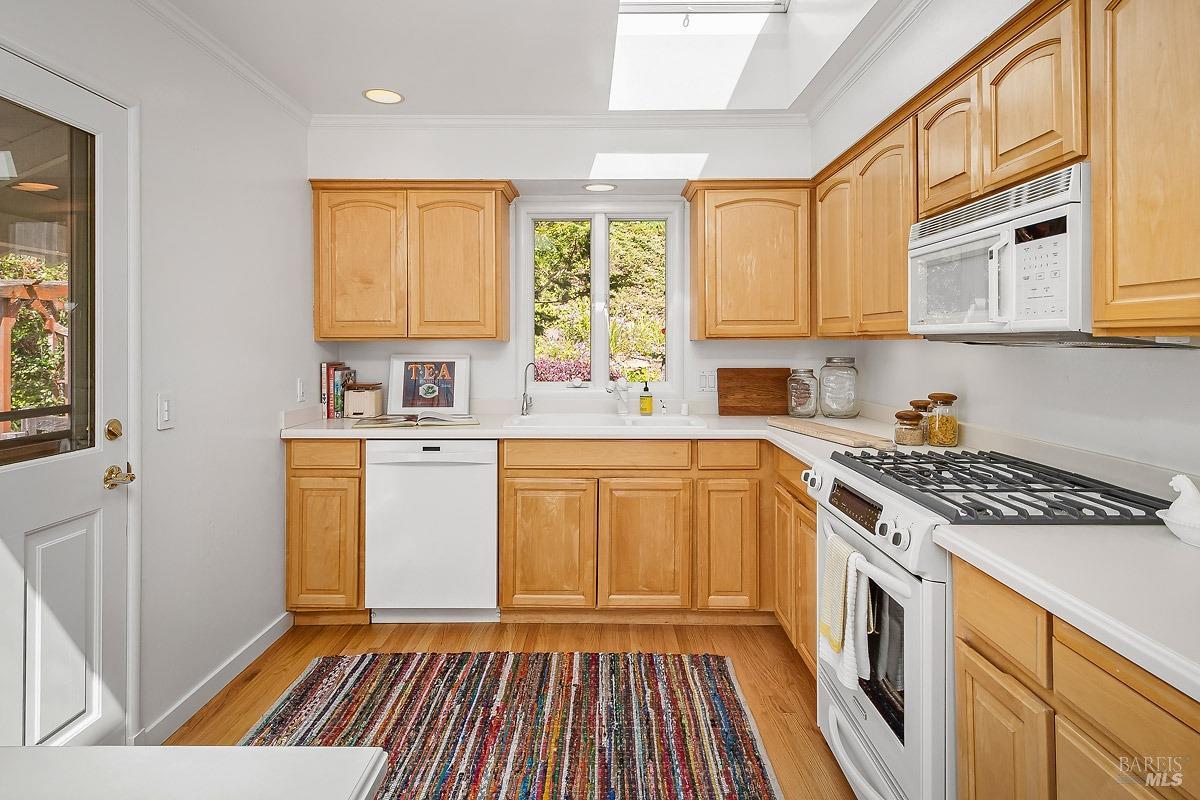 30 Gloria Dr