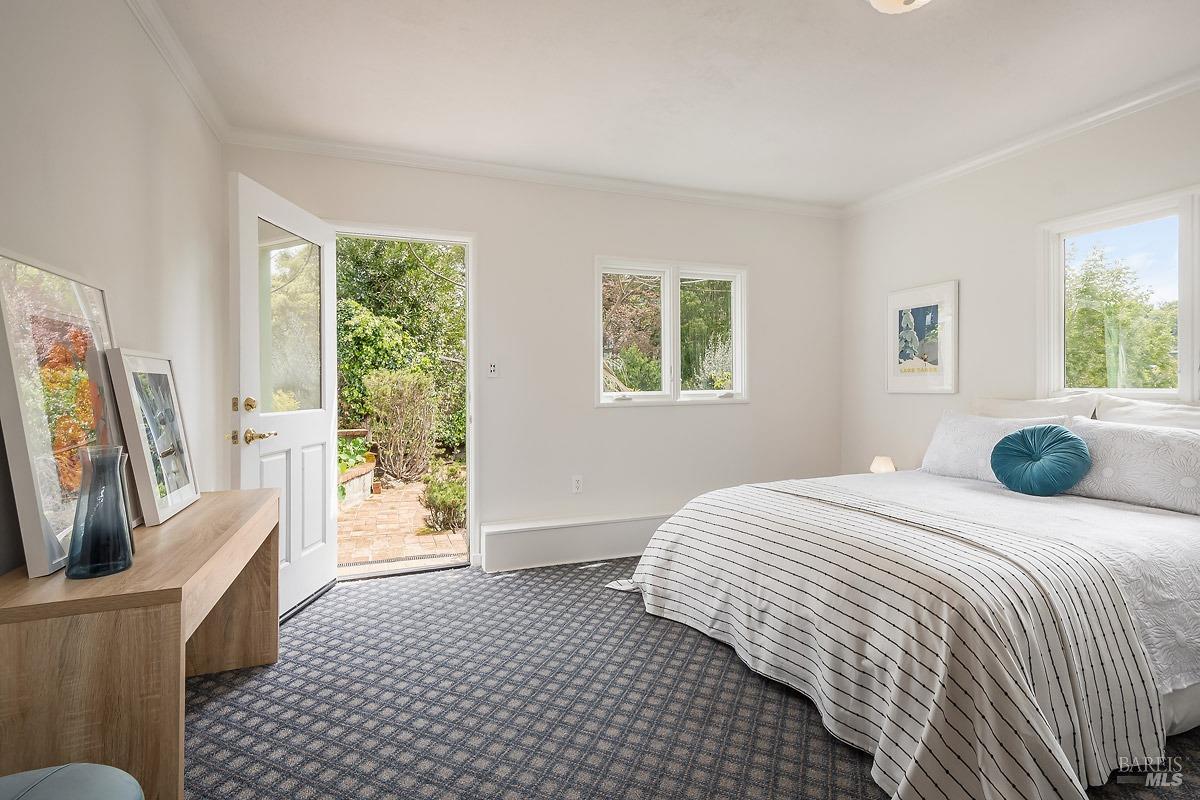 30 Gloria Dr