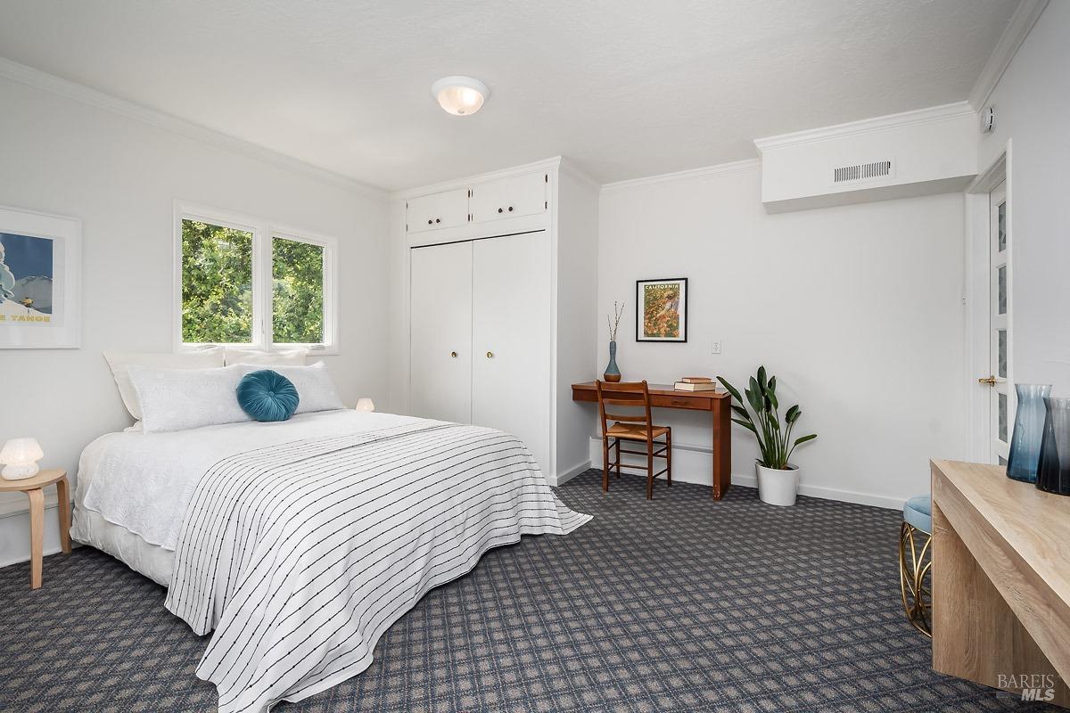 30 Gloria Dr