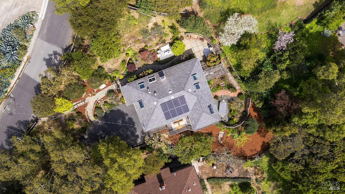 30 Gloria Dr
