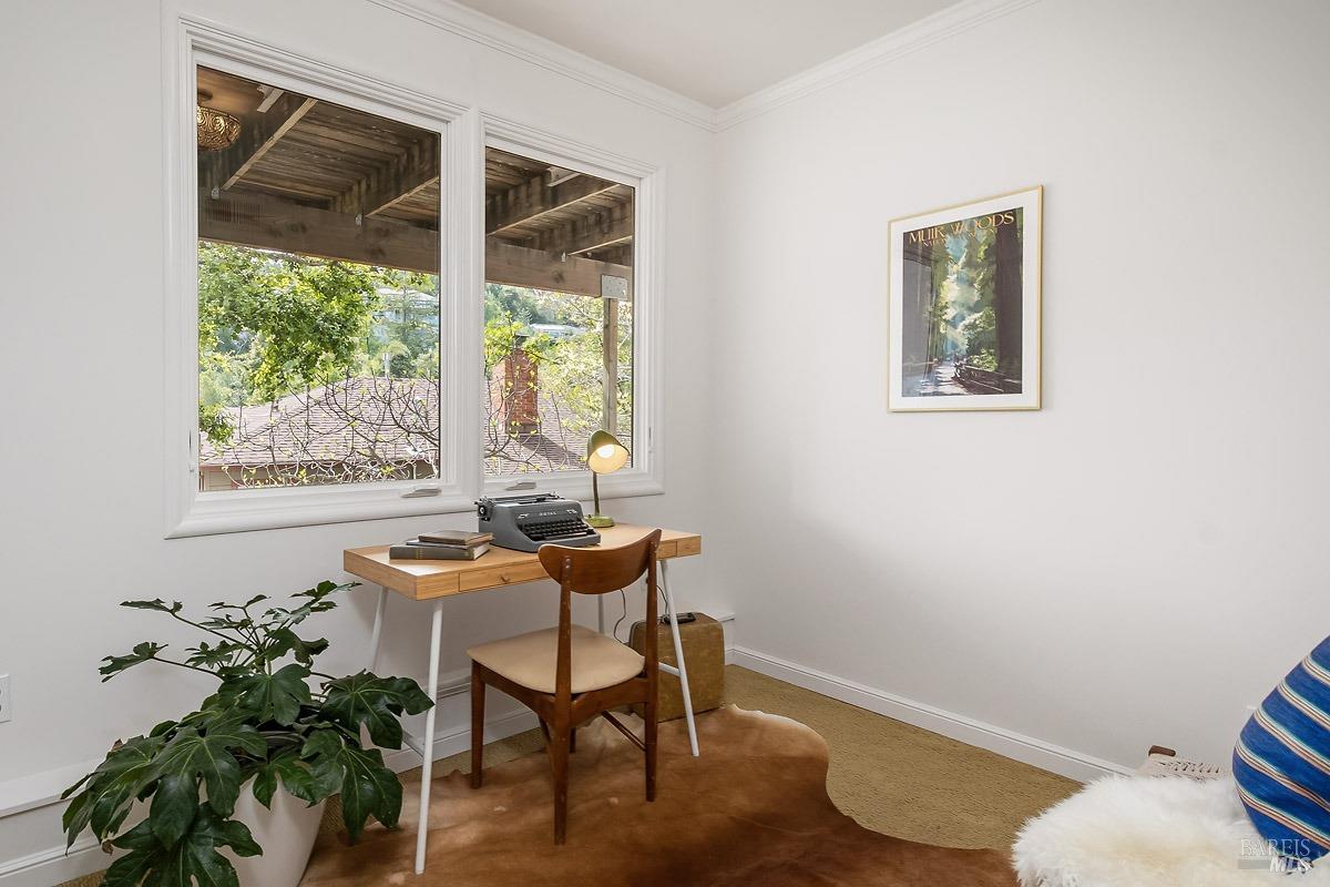 30 Gloria Dr