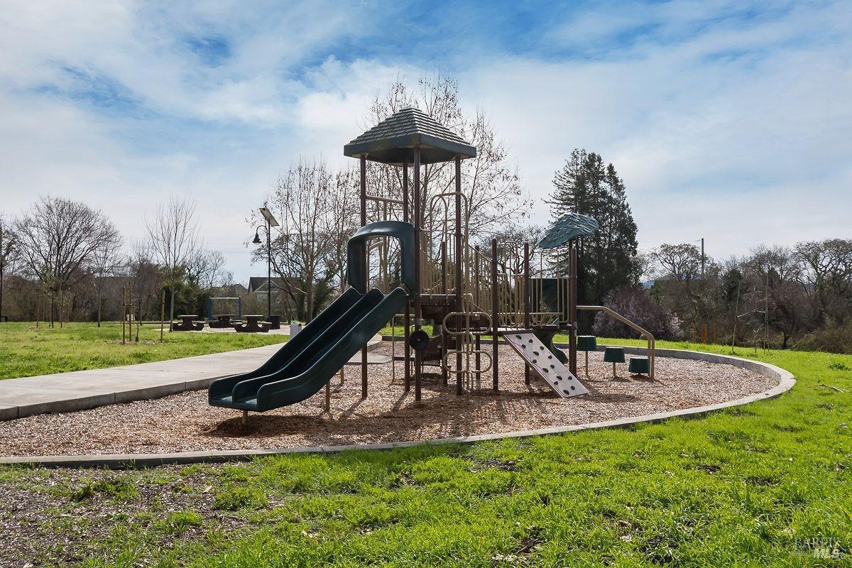 1821 Sleepy Hollow Ln