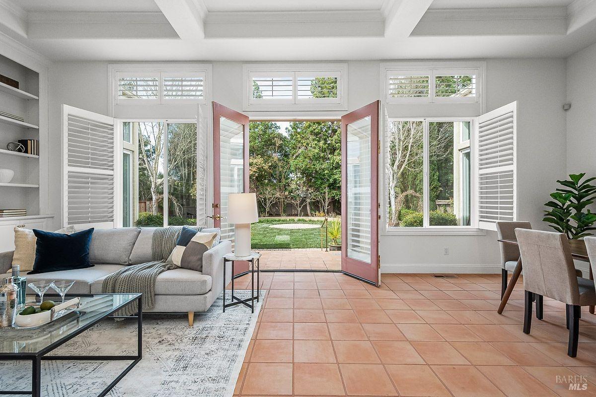 1821 Sleepy Hollow Ln