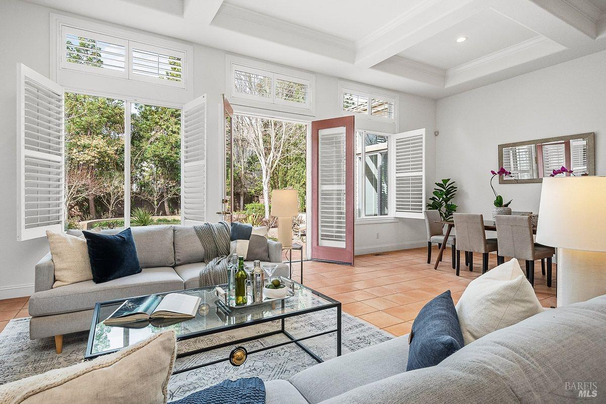 1821 Sleepy Hollow Ln