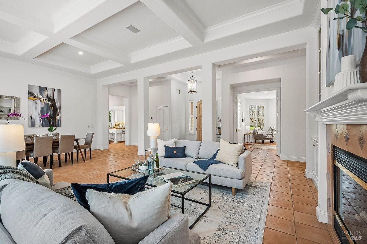 1821 Sleepy Hollow Ln