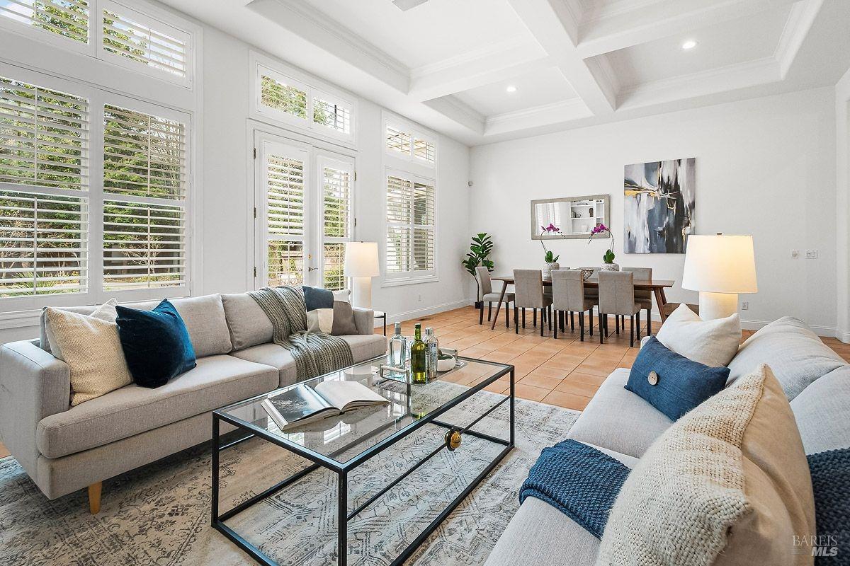 1821 Sleepy Hollow Ln