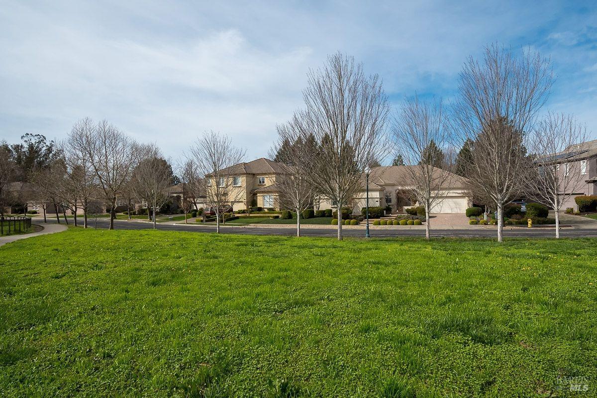 1821 Sleepy Hollow Ln